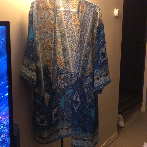 Patterned shawl/swim cover - Picture 2 of 5